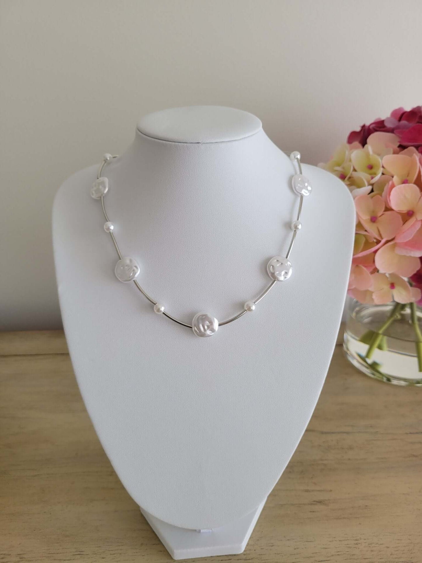 Modern Pearl Play - Silver Necklace - Shop Alies Boutique - Shop Alies Boutique