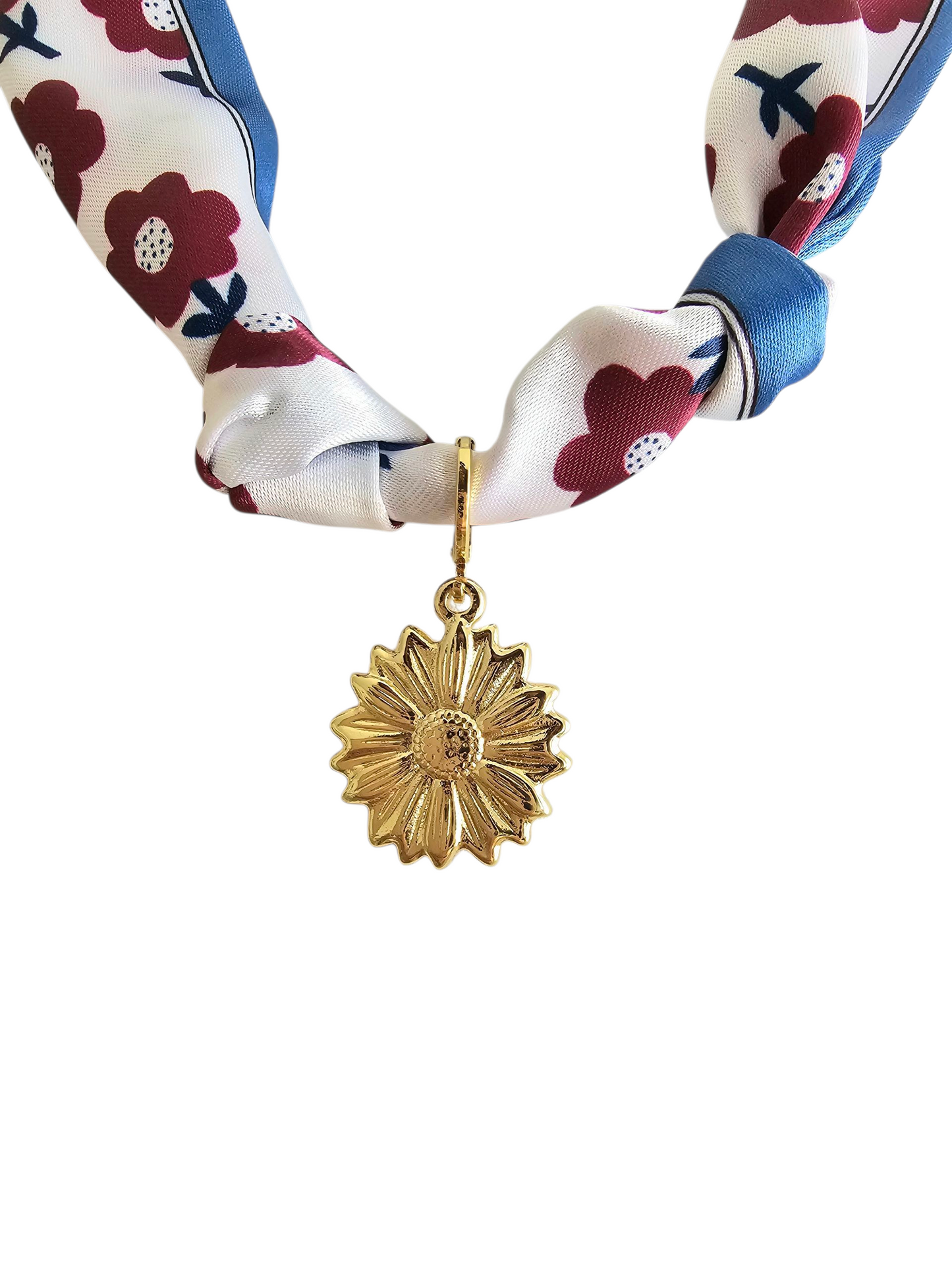 Exclusive Floral Scarf Necklace – 18k Gold Daisy Charm