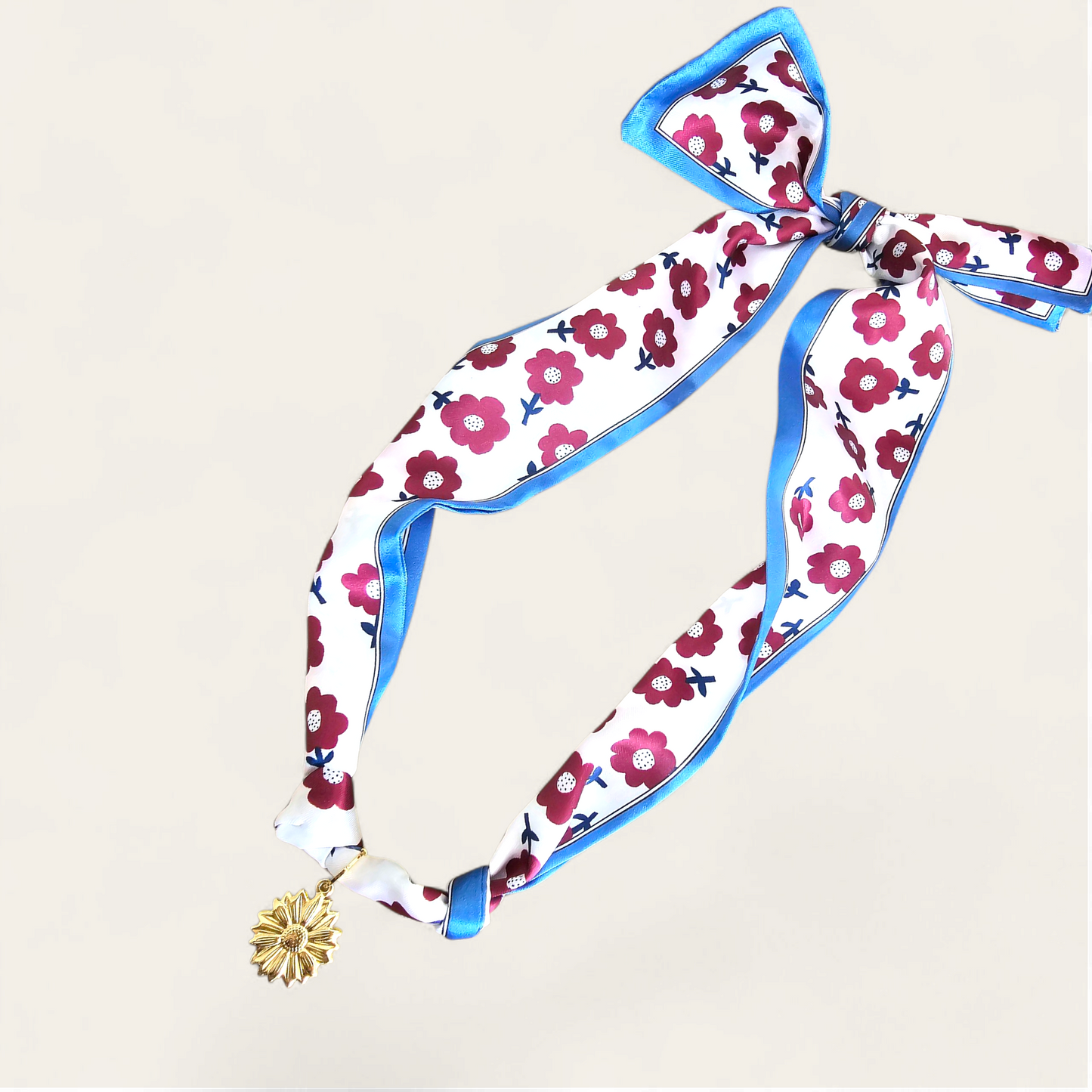 Exclusive Floral Scarf Necklace – 18k Gold Daisy Charm