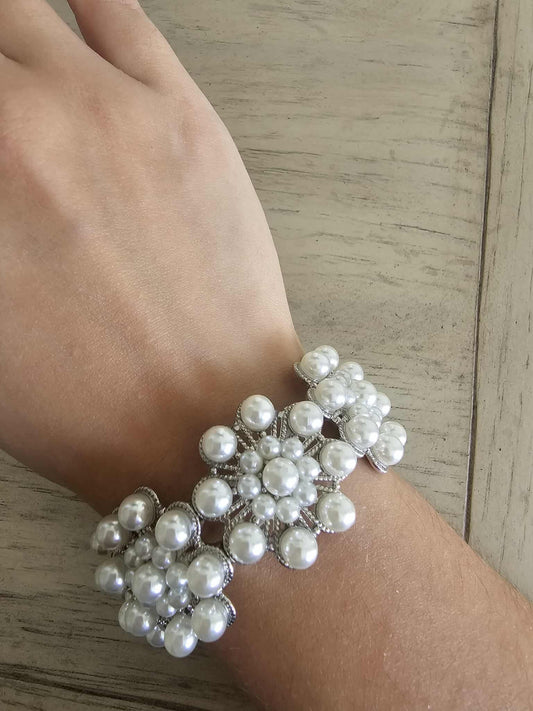 Petal Luxe - Silver & Pearl Bracelet