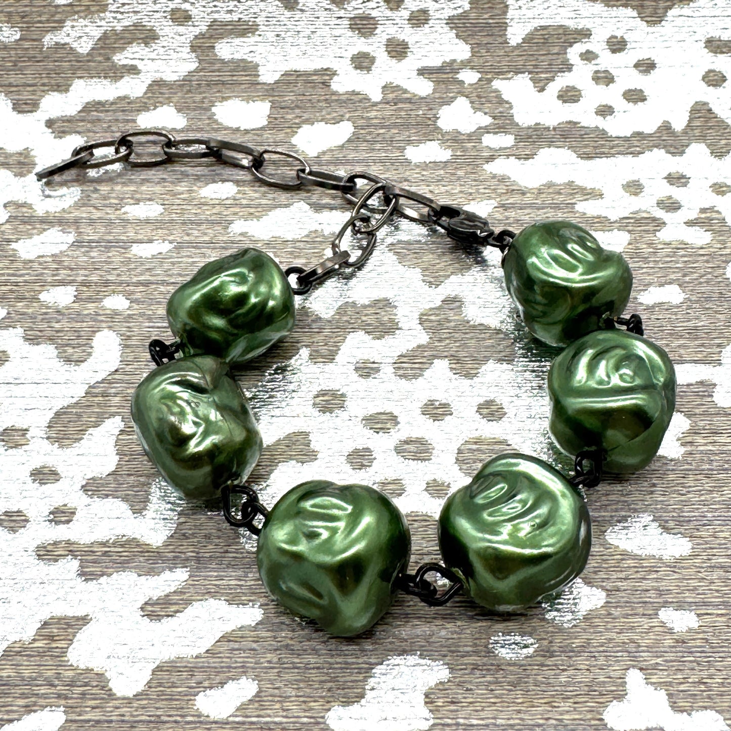 Hollow Evergreen Betsy Bracelet - Leetie Lovendale
