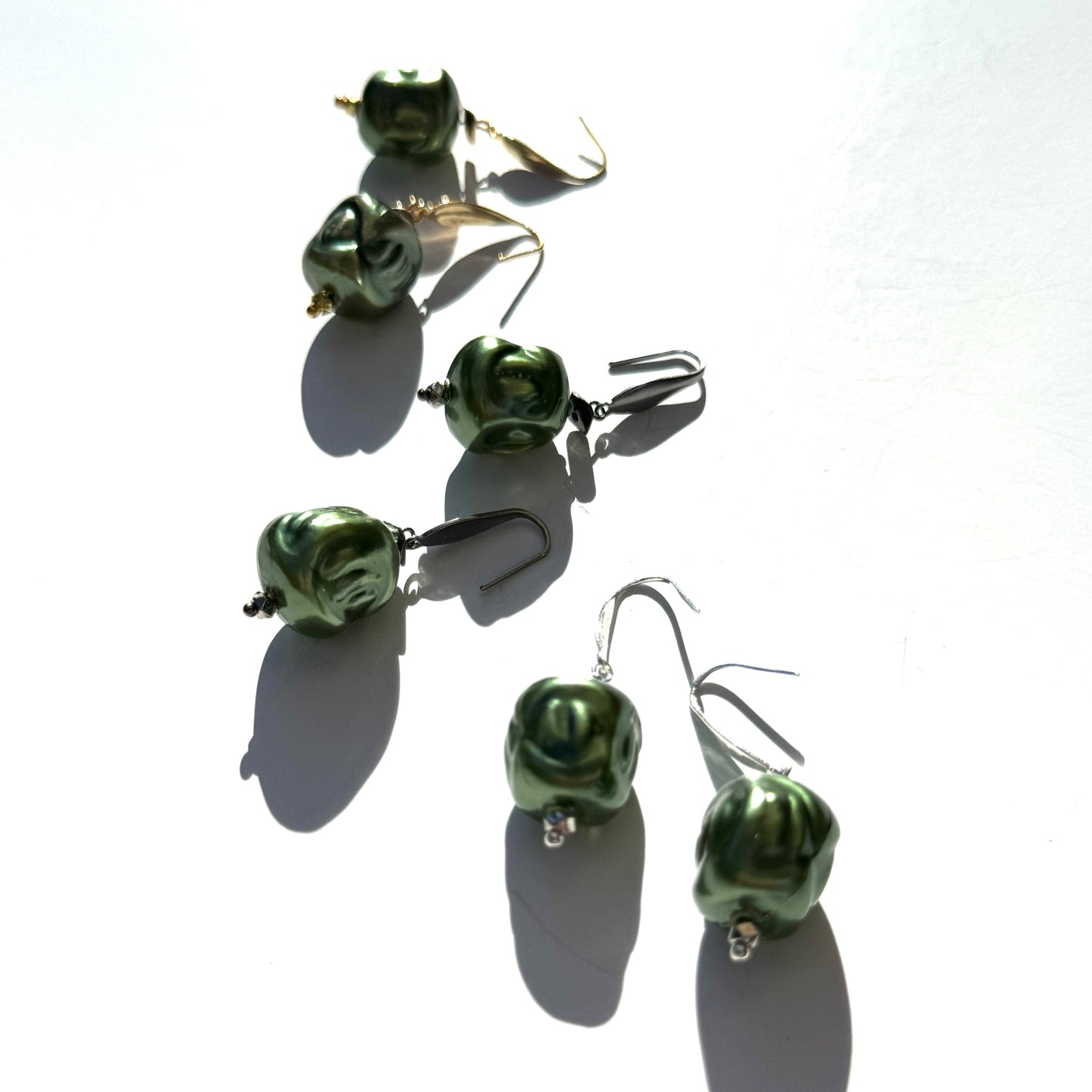 Hollow Evergreen Drop Earrings - Leetie Lovendale