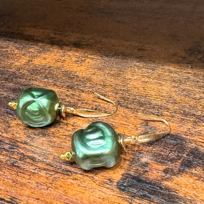 Hollow Evergreen Drop Earrings - Leetie Lovendale