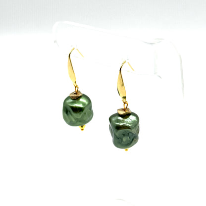 Hollow Evergreen Drop Earrings - Leetie Lovendale