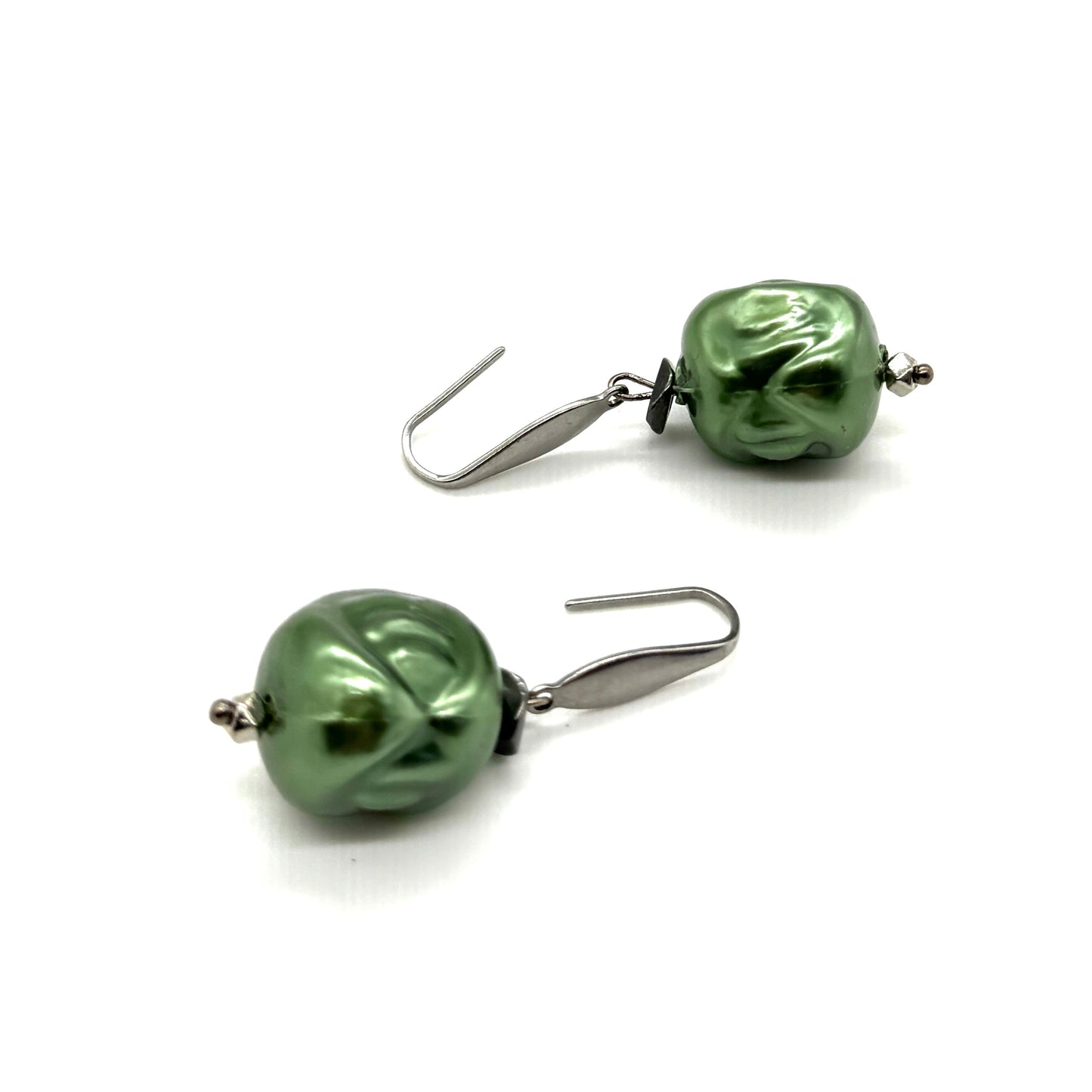 Hollow Evergreen Drop Earrings - Leetie Lovendale