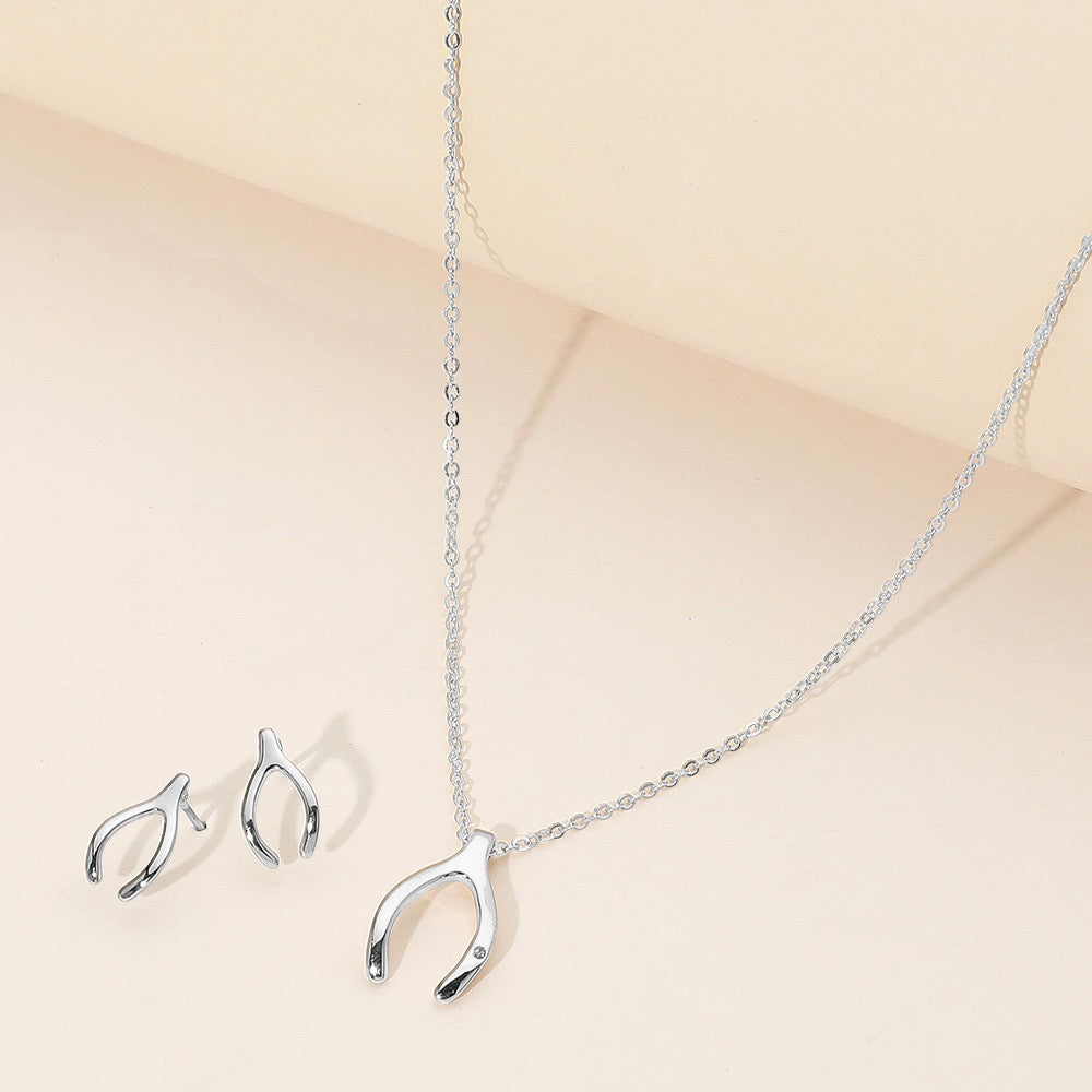 Wishful Thinking - Silver Necklace - Alie's Boutique