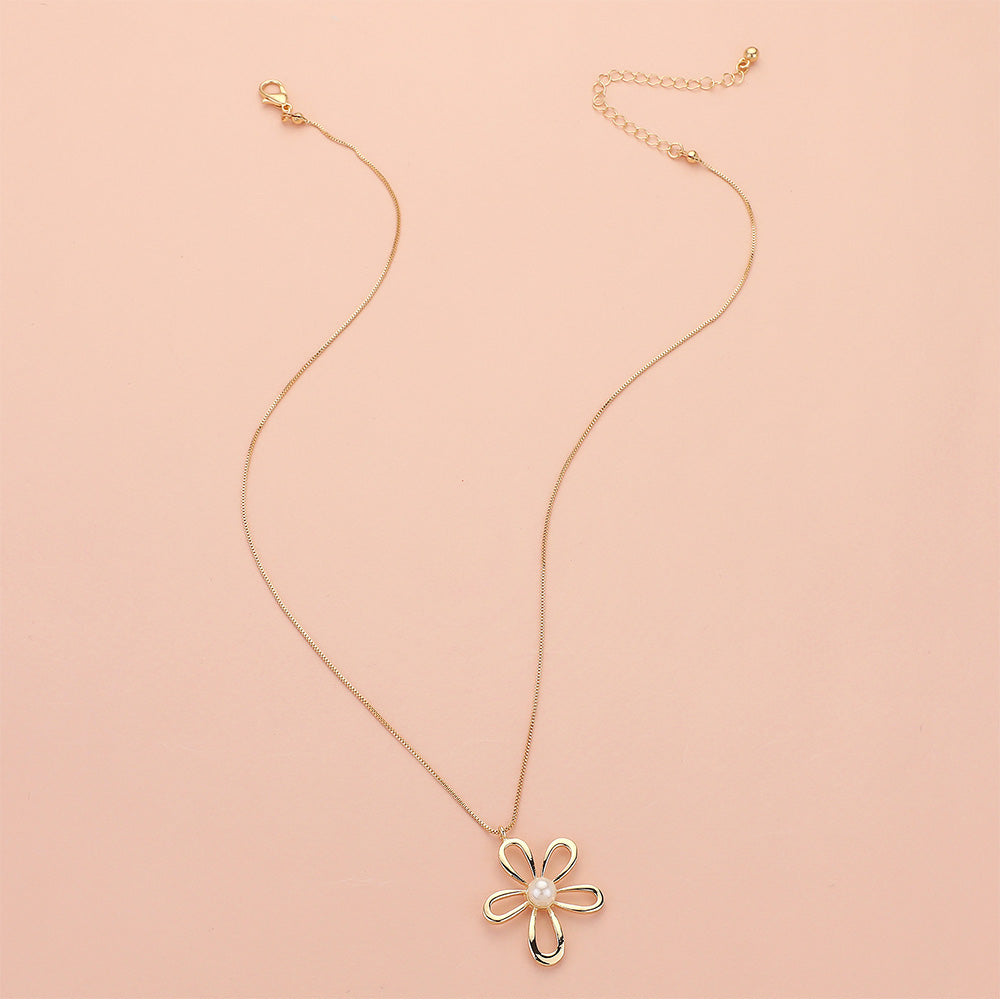 Petal & Pearl - Gold Flower Pendant Necklace - Alie's Boutique