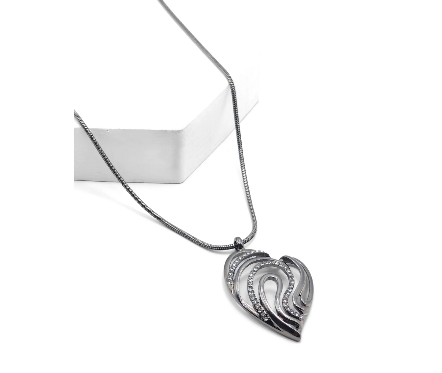 Heartline Rhythm - Gunmetal Necklace