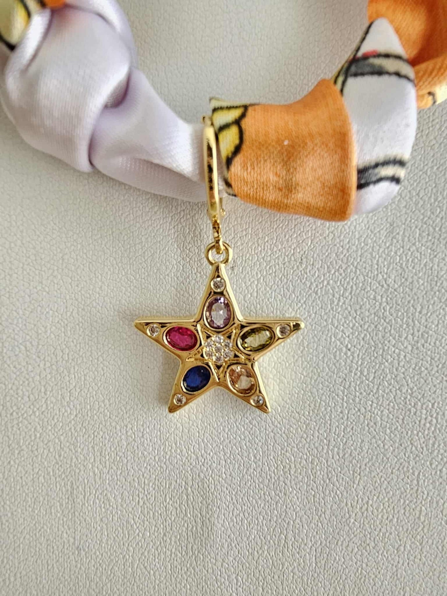 Exclusive Orange & White Scarf Necklace – 18k Gold Multi-Star Charm