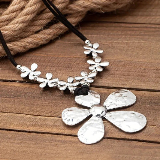 Flower Chain Reaction - Silver Necklace - Alie's Boutique - Shop Alies Boutique