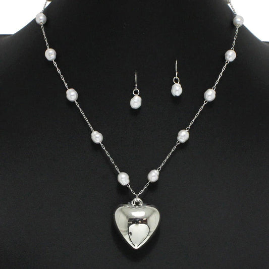 Heart Of The Moment - Silver Necklace-Shop Alies Boutique